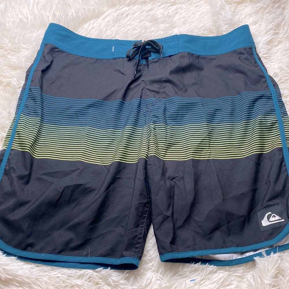 Quiksilver Blue Green Black Men’s Swim Trucks Board Shorts Size 36